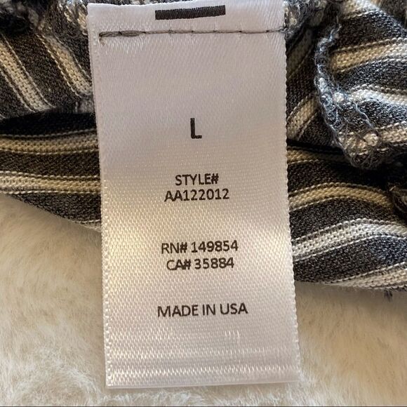 Sadie & Sage Cropped Gray and White Striped Top Size Large - Picture 4 of 11